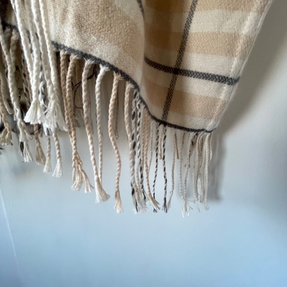 Ivory Loft Plaid Shawl Wrap - Picture 8 of 11